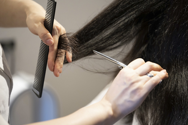 ヘアカットの様子